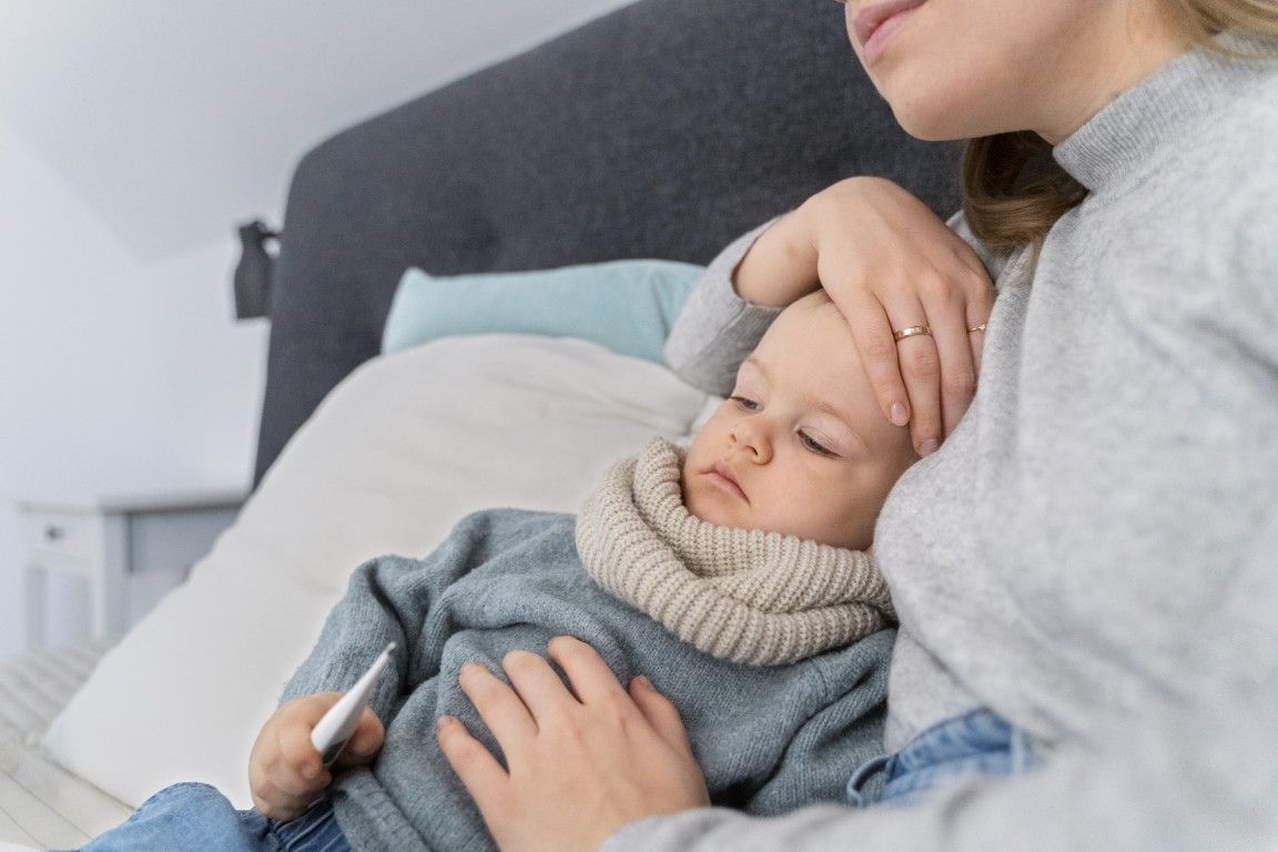 Matka s dietatom ktore zazilo poranenie hlavy