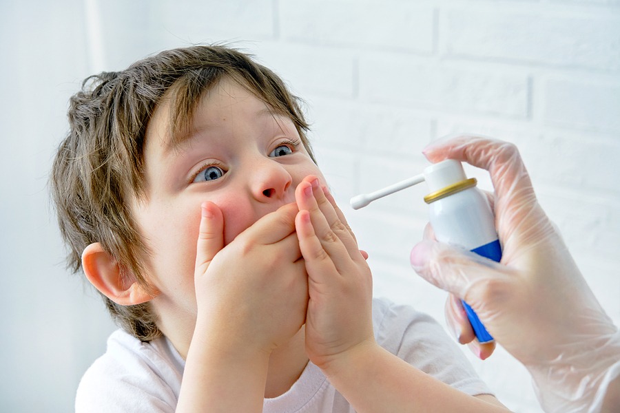 Liečba bolesti hrdla sprejom.